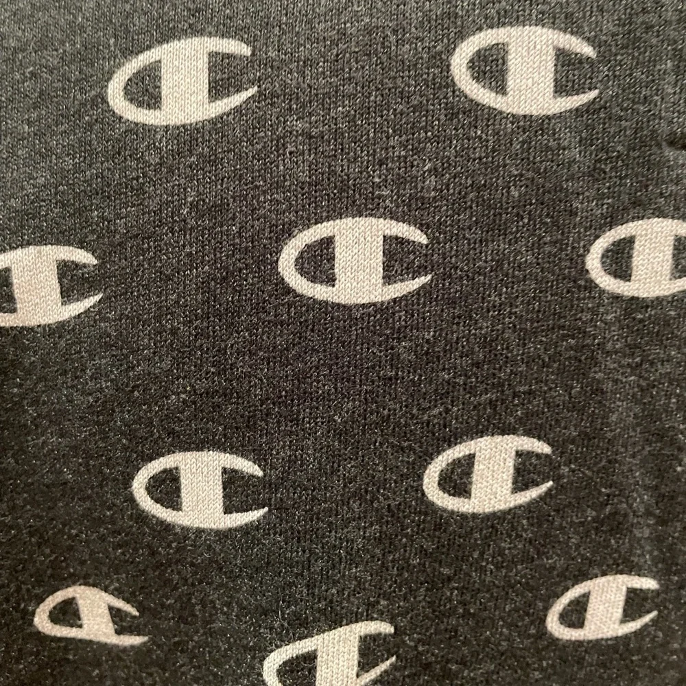 Champion pullover long sleeve insignia athleisure charcoal sweatshirt medium - Picture 9 of 10